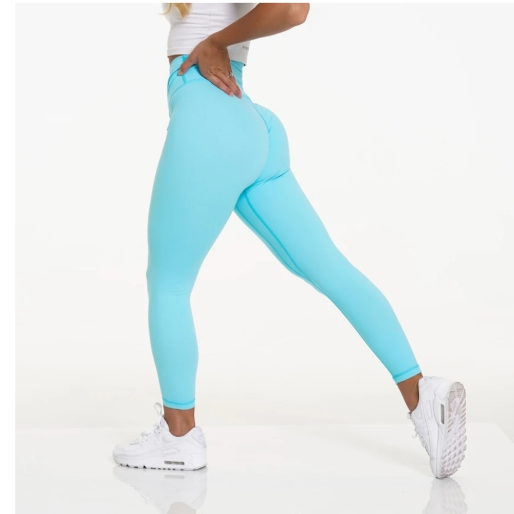 NVGTN NWT Powder blue leggings L
